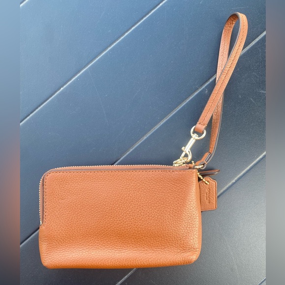 Coach Wristlet - Picture 3 of 8